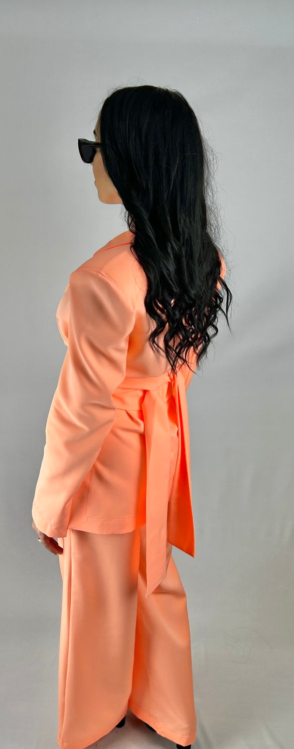 AUGSTAS KVALITĀTES BIKŠKOSTĪMS AR PLECU POLSTERĒJUMU - ORANŽS