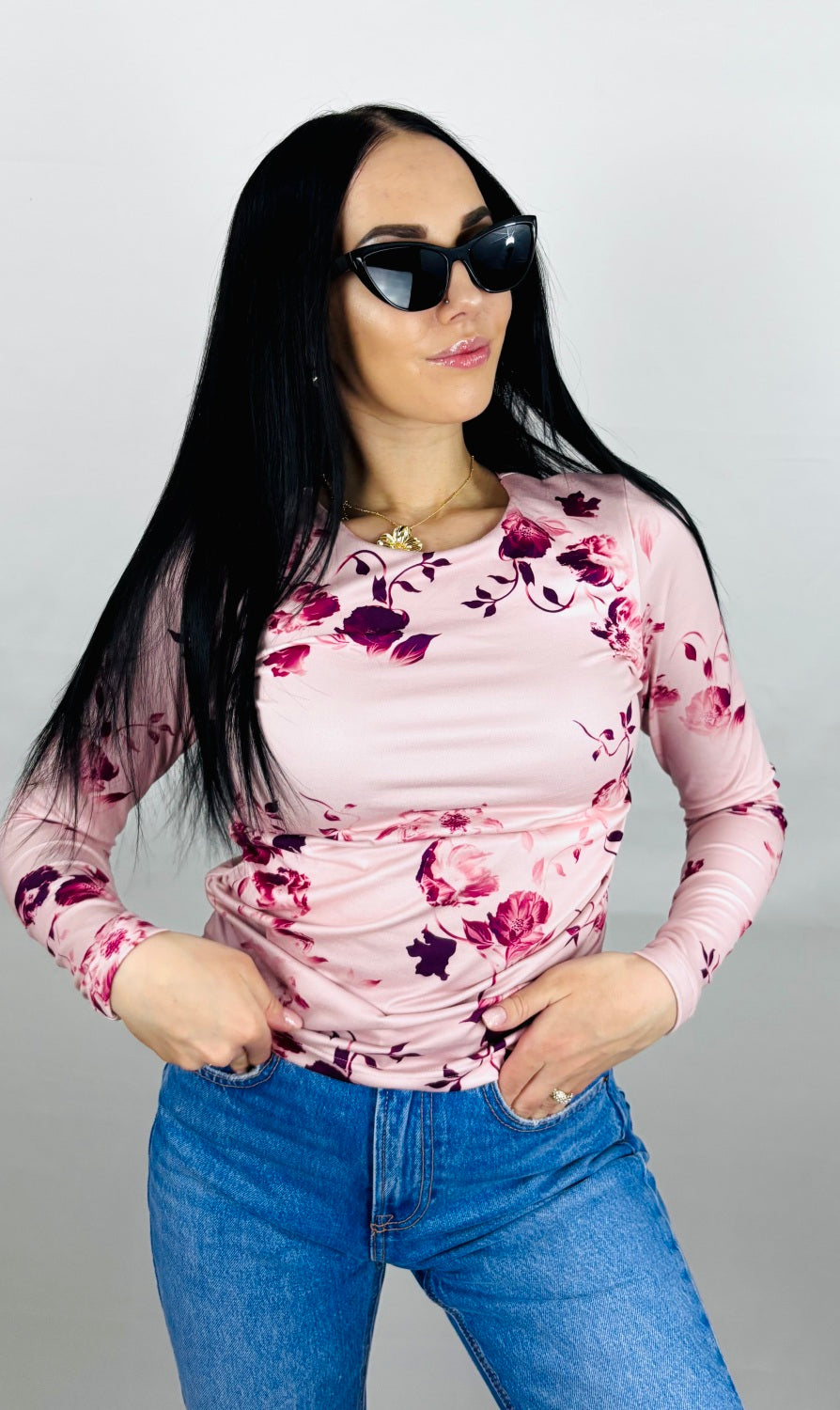 BLŪZE AR ZIEDU RAKSTU